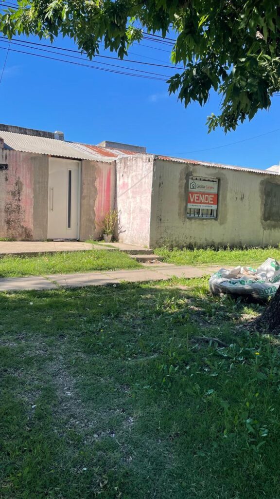 Casa a refaccionar en venta – Crespo, E.R