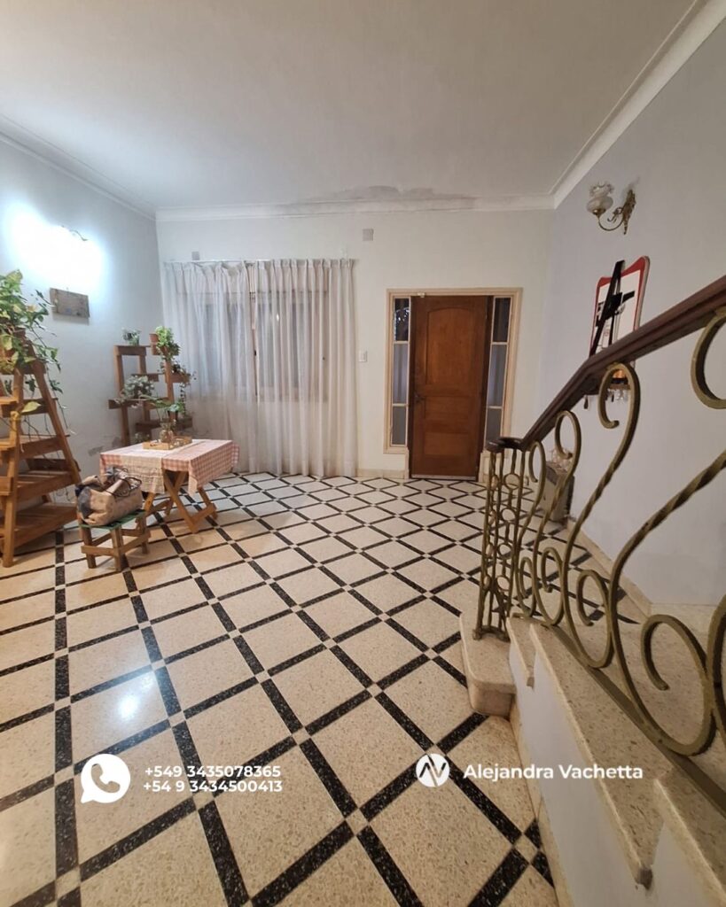 Gran casa en venta Plumerillo 800